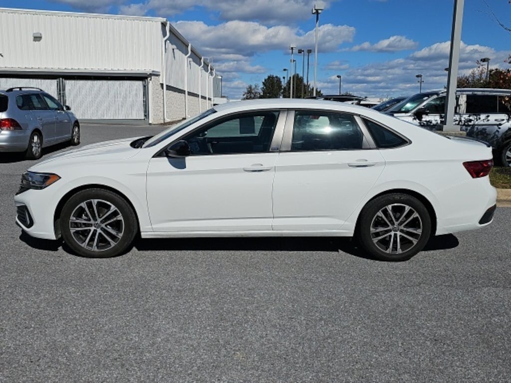 Used 2023 Volkswagen Jetta 1.5T Sport Sedan