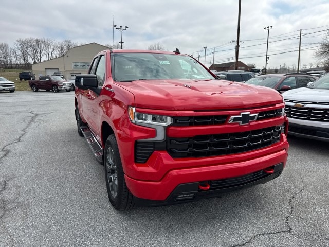 Used 2023 Chevrolet Silverado 1500 RST with VIN 1GCRDEEL9PZ170634 for sale in Paradise, PA