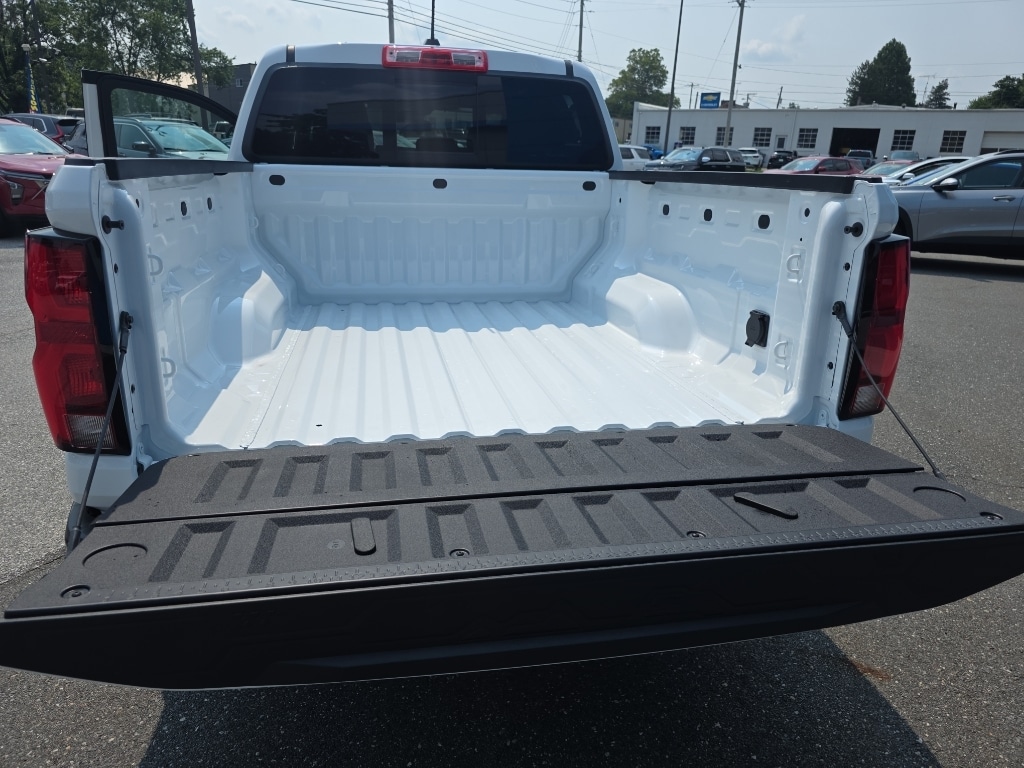 2026 Chevrolet Colorado Z71 - Photo 18