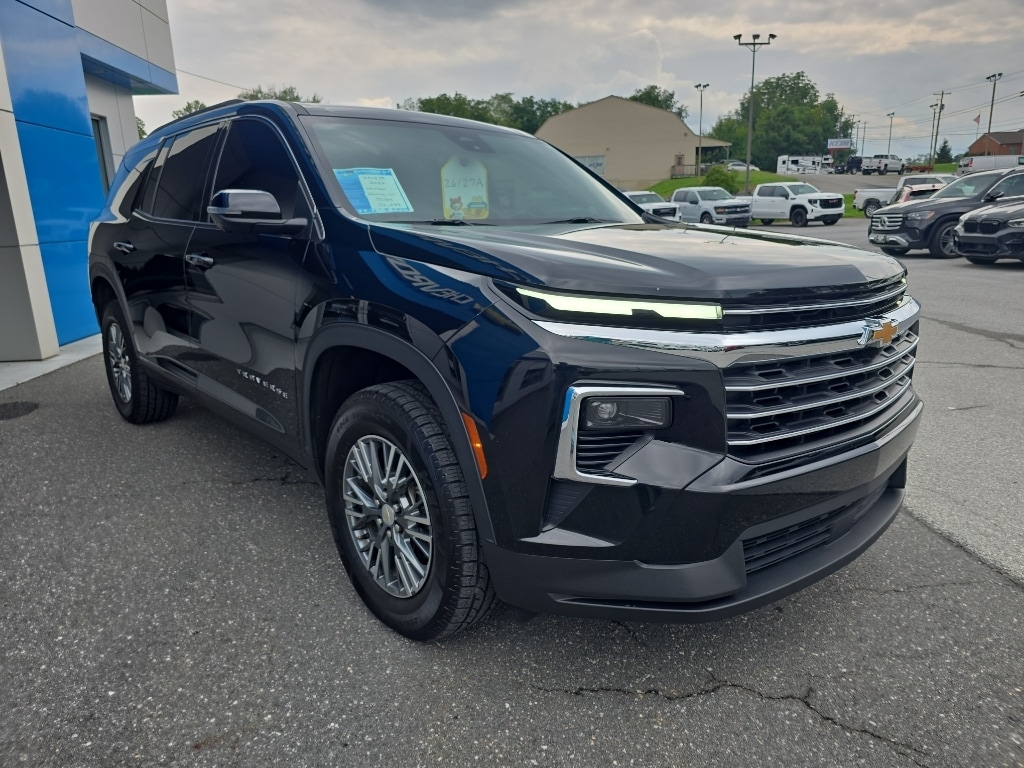 Used 2024 Chevrolet Traverse LT SUV