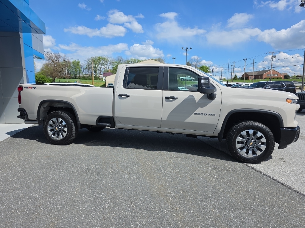2026 Chevrolet Silverado 2500 HD Custom - Photo 4