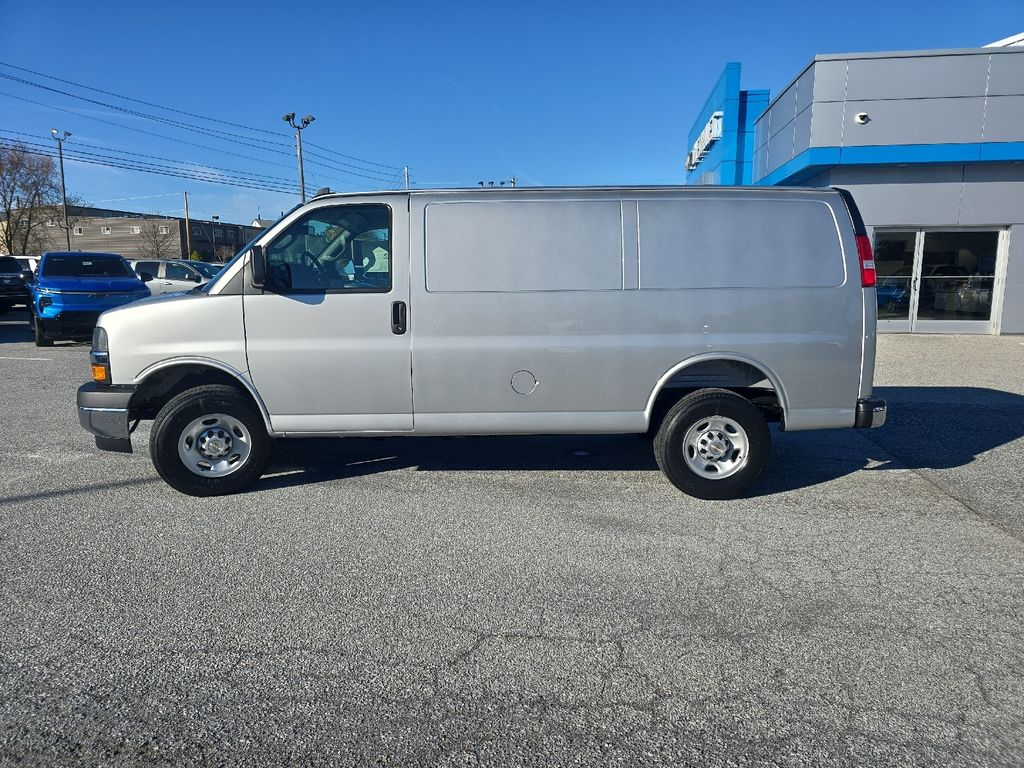 2025 Chevrolet Express Cargo Work Van - Photo 7