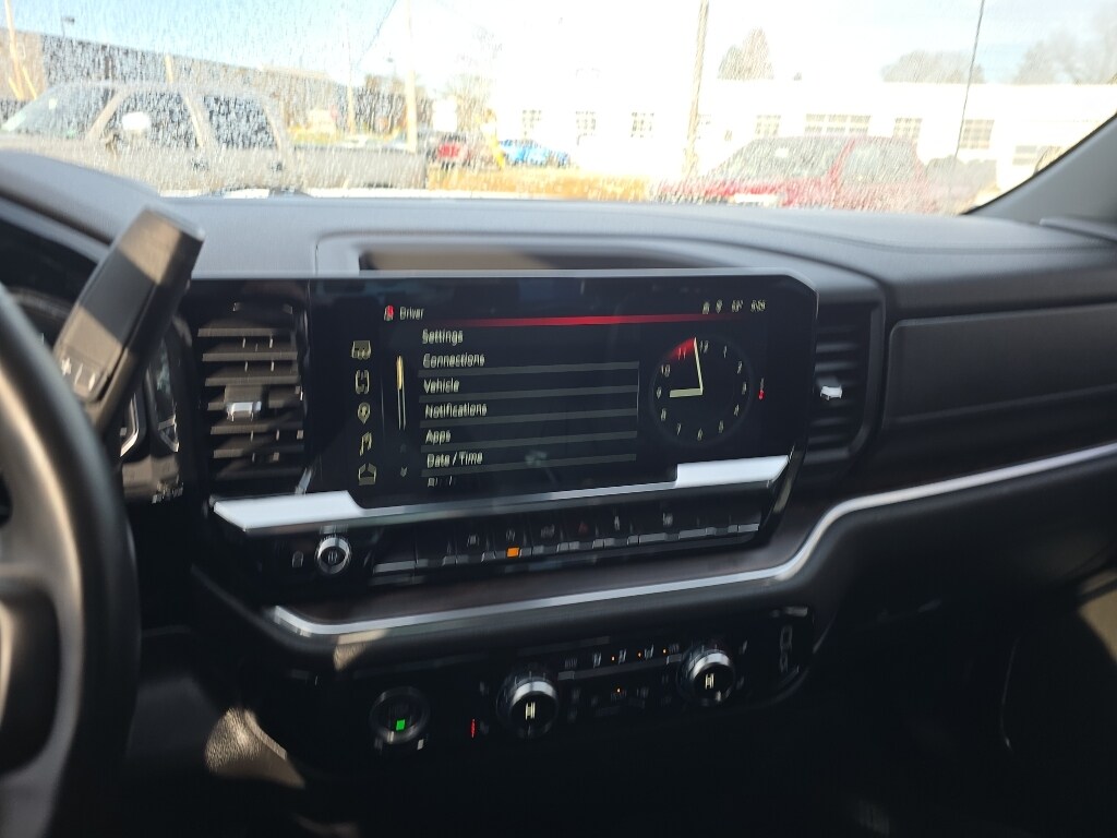 2024 GMC Sierra 1500 SLT - Photo 30