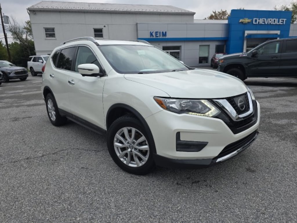 Used 2017 Nissan Rogue SV SUV