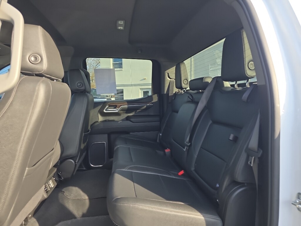 2024 GMC Sierra 1500 SLT - Photo 16