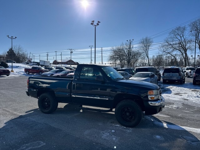 Used 2005 GMC Sierra 1500 SLE with VIN 1GTEK14T05Z286008 for sale in Paradise, PA