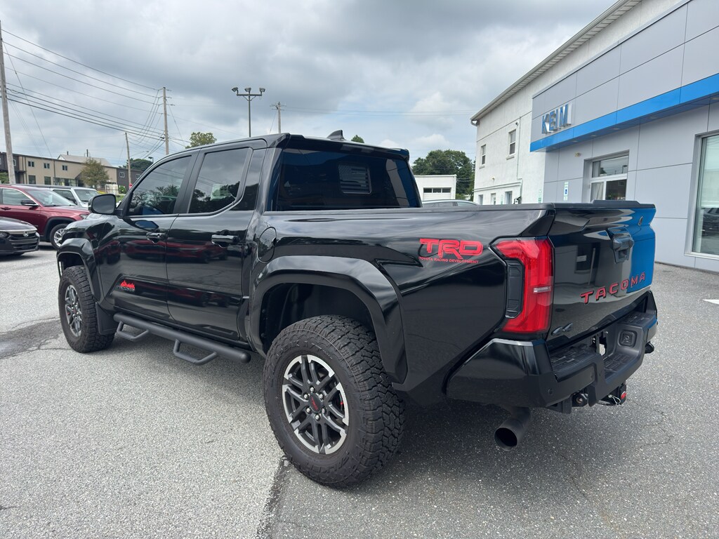 Used 2024 Toyota Tacoma 4WD SR5 Truck Double Cab
