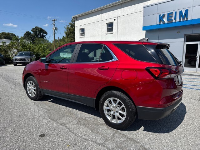 2022 Chevrolet Equinox LT photo 2