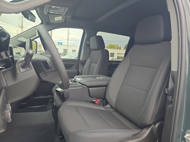 2025 Chevrolet Silverado 2500HD LT photo 4