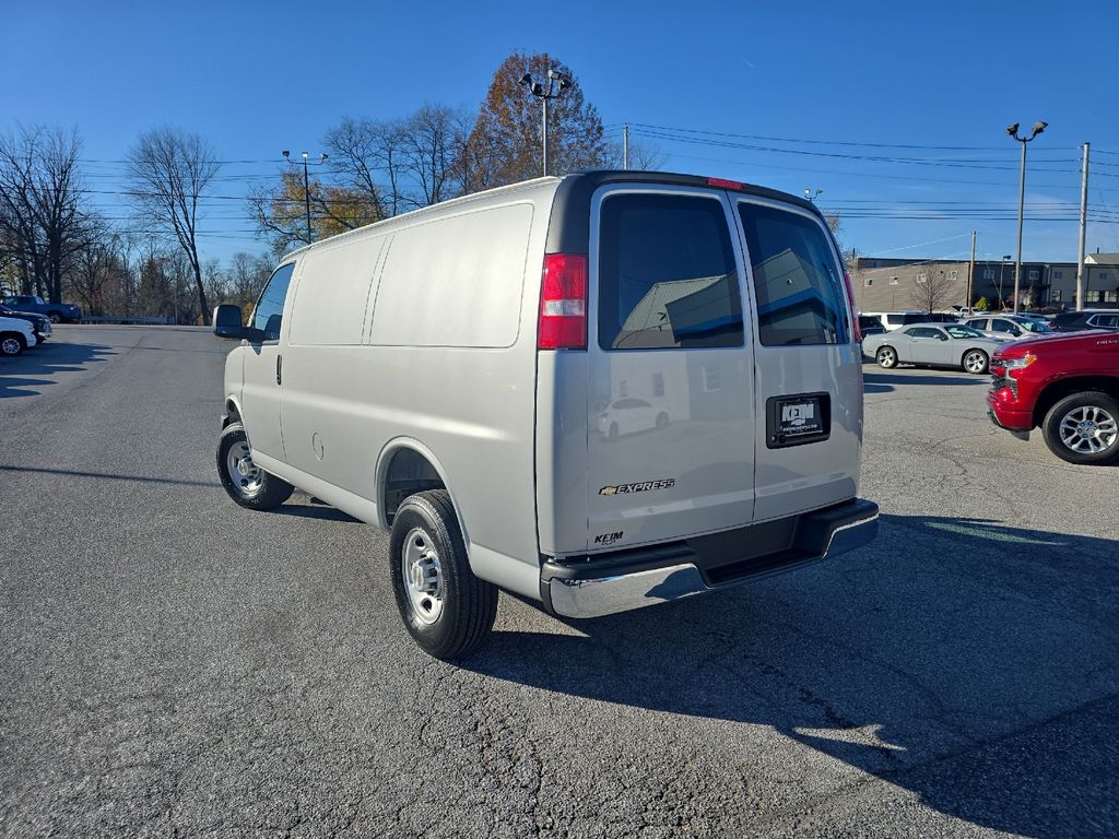 2025 Chevrolet Express Cargo Work Van - Photo 8