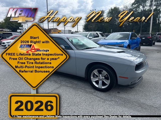 2022 Dodge Challenger SXT's photo