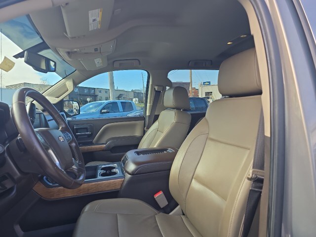 2017 Chevrolet Silverado 1500 LTZ photo 3