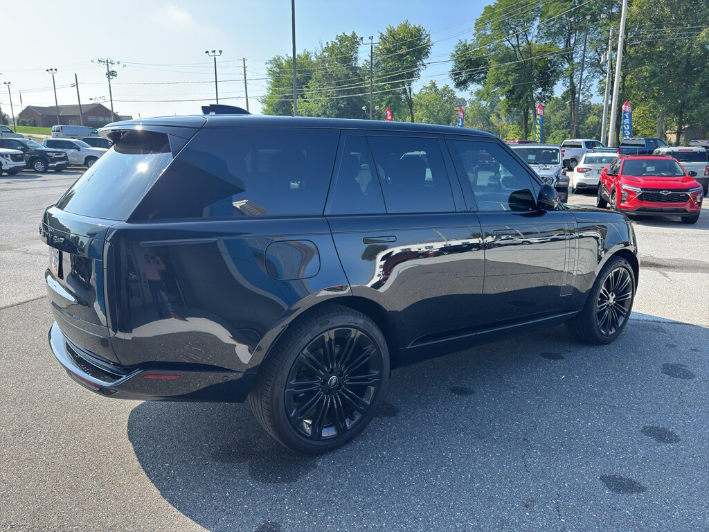 Used 2025 Land Rover Range Rover SE SUV