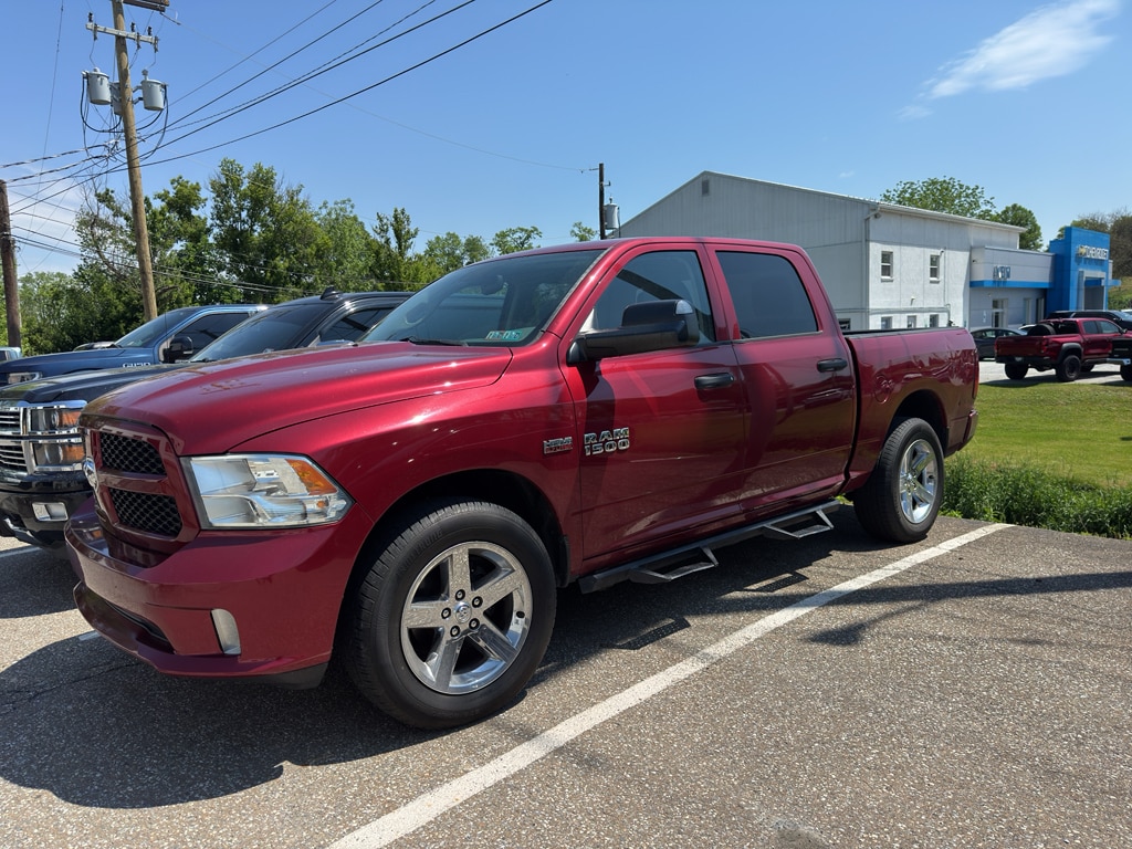 2014 RAM 1500 Express 4x4 Crew Cab's photo
