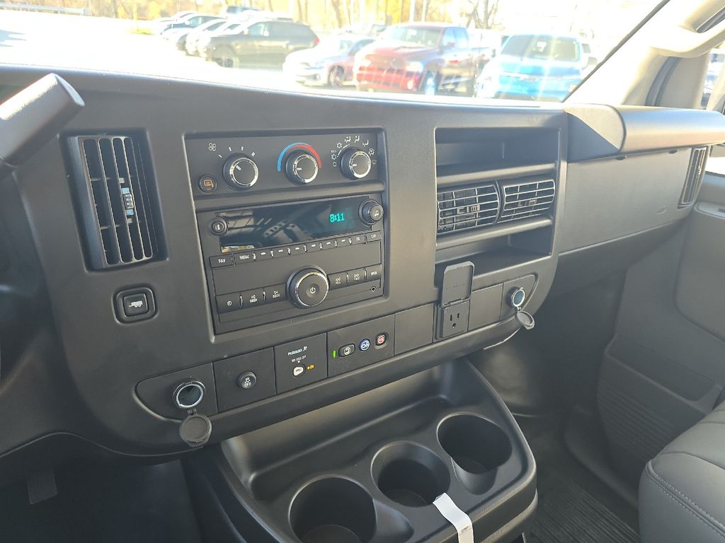 2025 Chevrolet Express Cargo Work Van - Photo 20