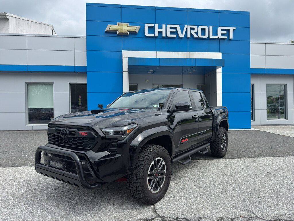 Used 2024 Toyota Tacoma 4WD SR5 Truck Double Cab