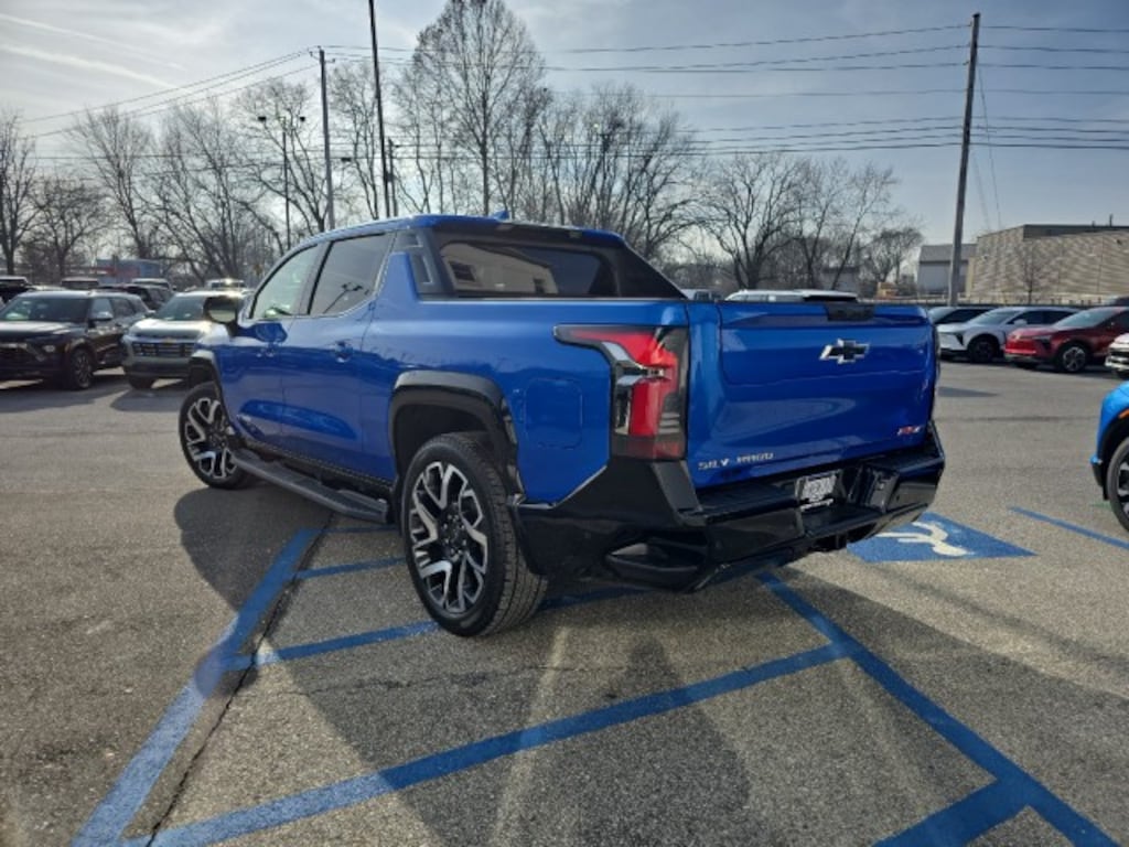 New 2025 Chevrolet Silverado EV RST - Extended Range Truck