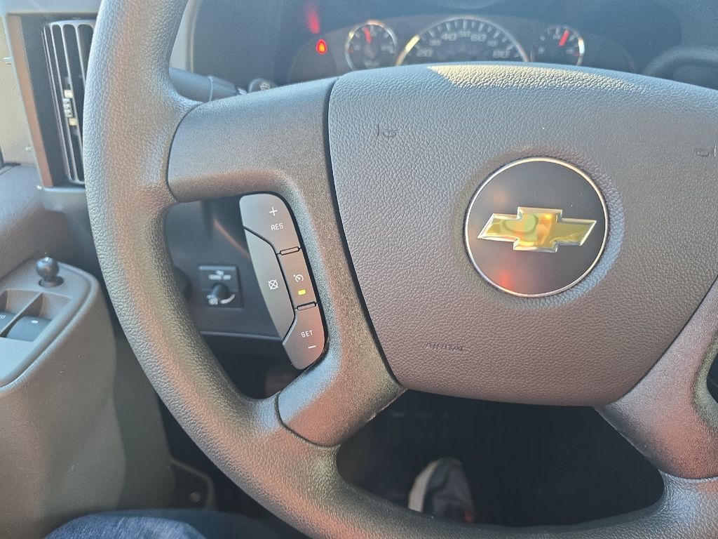 2025 Chevrolet Express Cargo Work Van - Photo 15