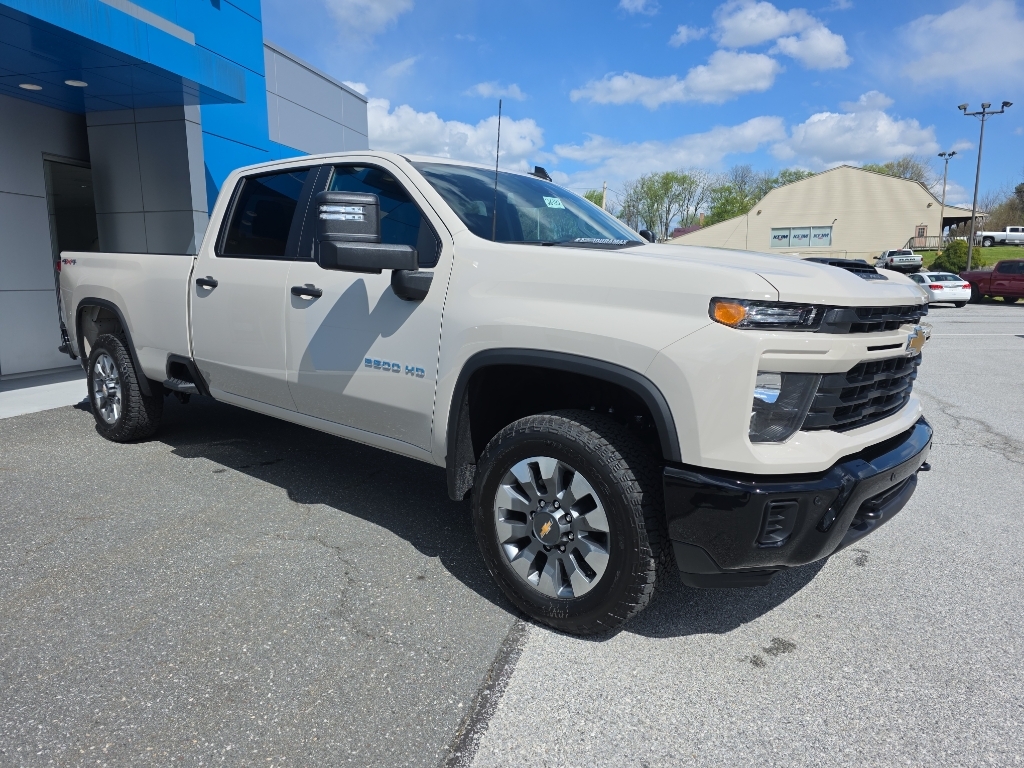 2026 Chevrolet Silverado 2500 HD Custom - Photo 3