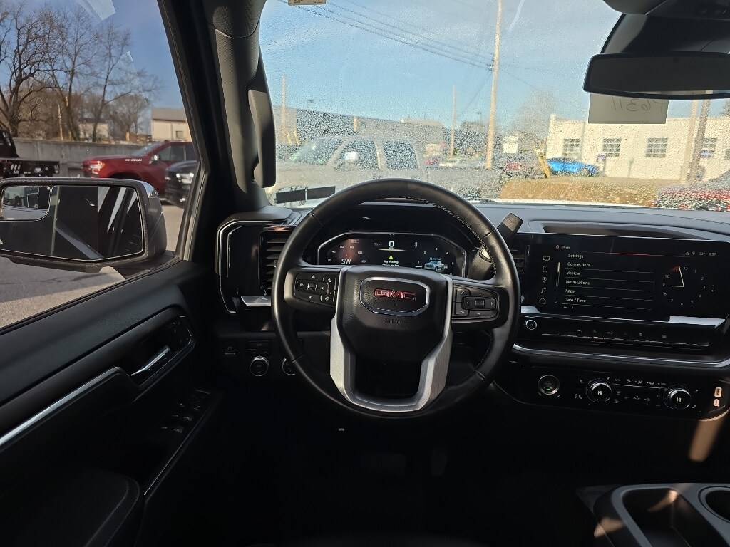 2024 GMC Sierra 1500 SLT - Photo 19