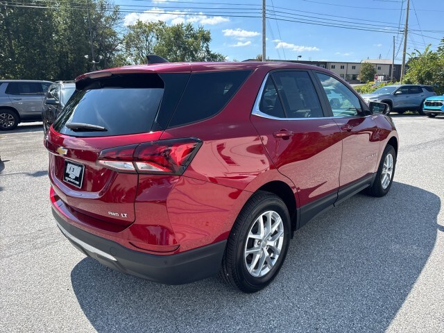 2022 Chevrolet Equinox LT photo 3