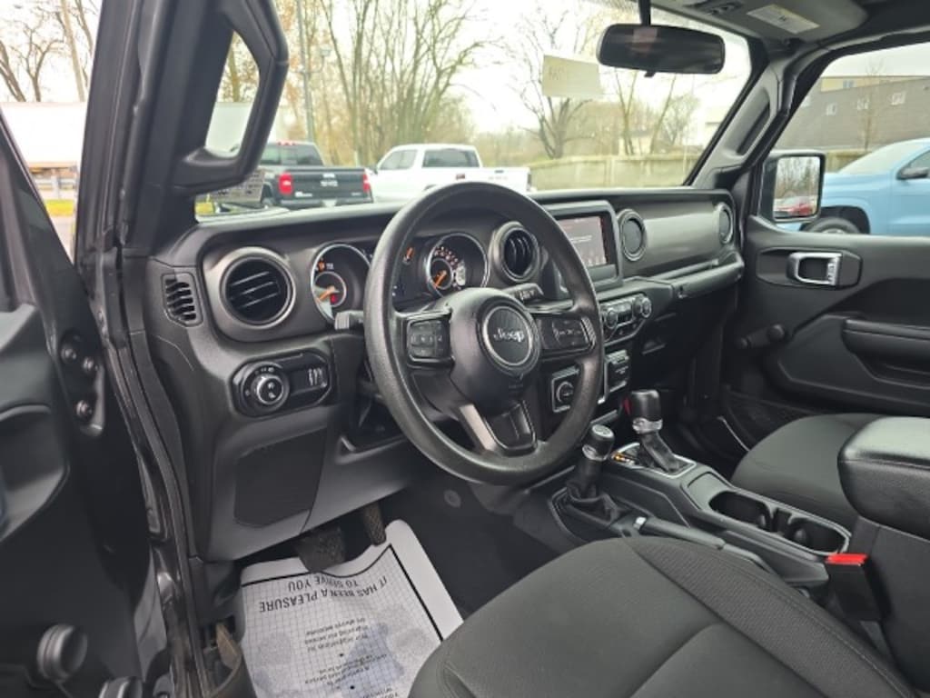 Used 2023 Jeep Gladiator Sport Truck Crew Cab