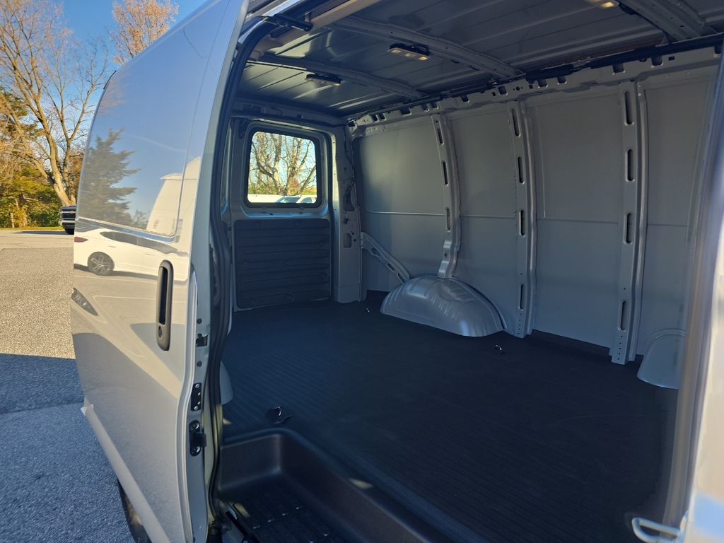 2025 Chevrolet Express Cargo Work Van - Photo 13