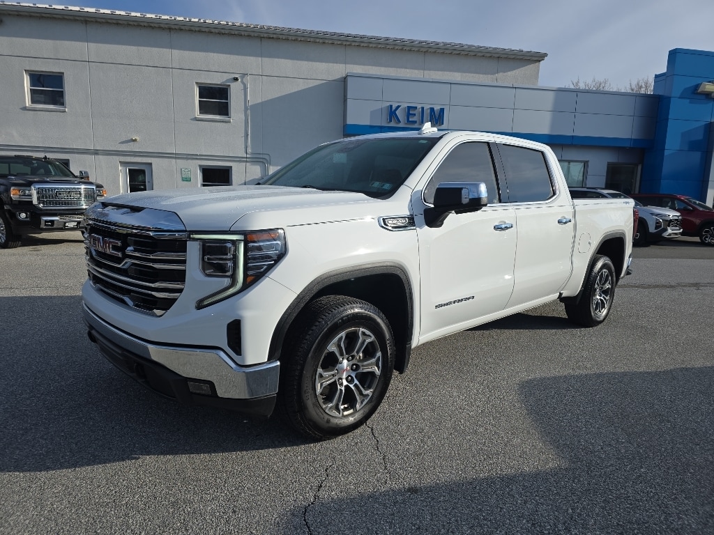 2024 GMC Sierra 4WD Crew Cab Short Box SLT's photo