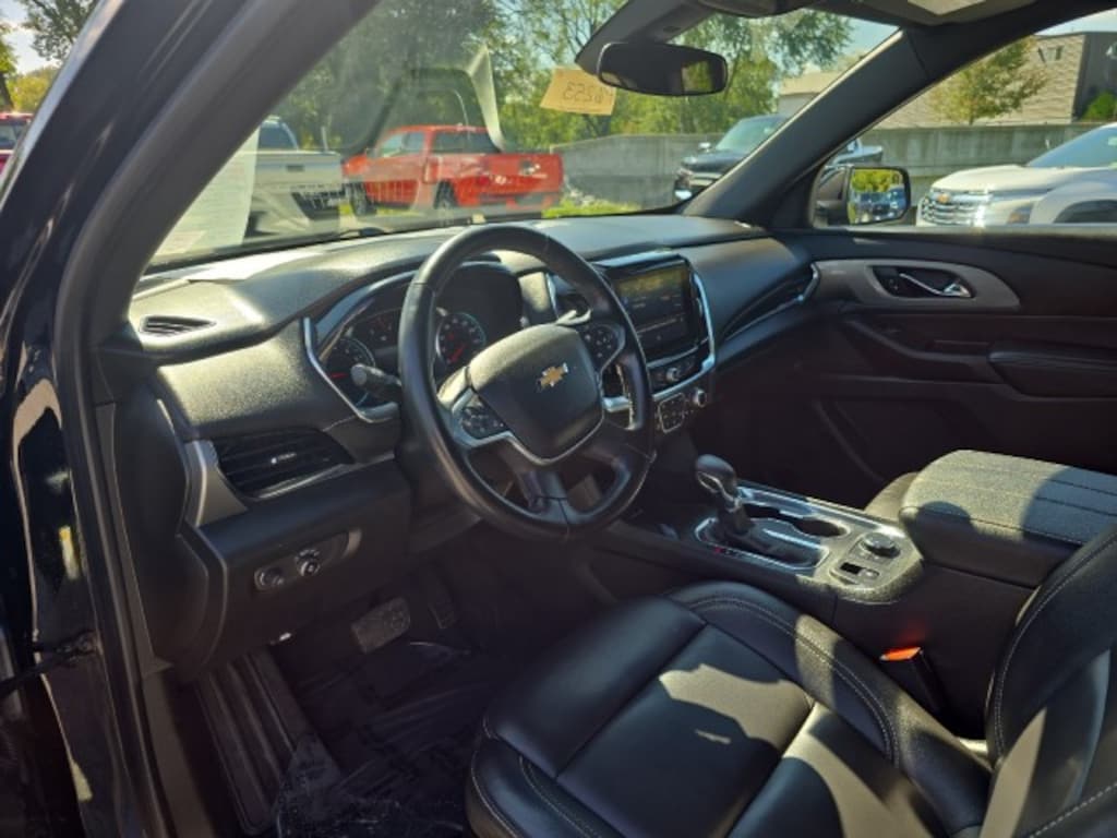 Used 2023 Chevrolet Traverse LT Leather SUV