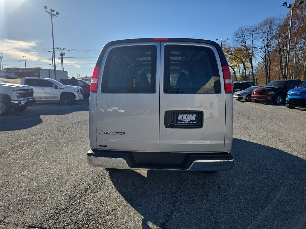 2025 Chevrolet Express Cargo Work Van - Photo 9