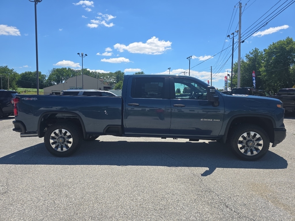 2026 Chevrolet Silverado 2500 HD Custom - Photo 4