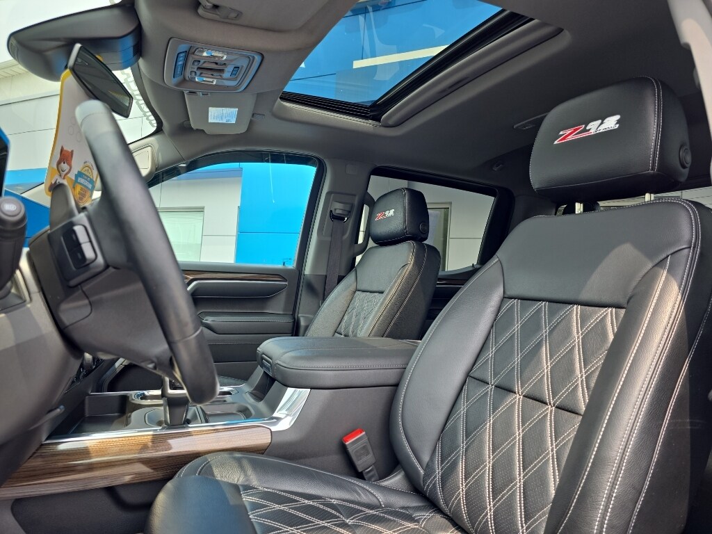 2023 Chevrolet Silverado 1500 RST - Photo 10