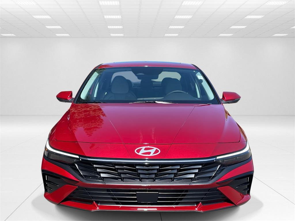 2025 Hyundai Elantra Limited photo 2