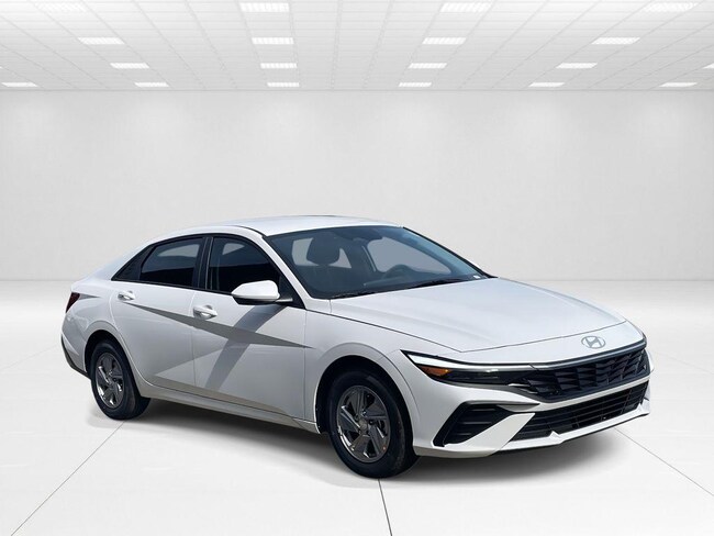 New 2026 Hyundai Elantra SE Sedan near Belmont