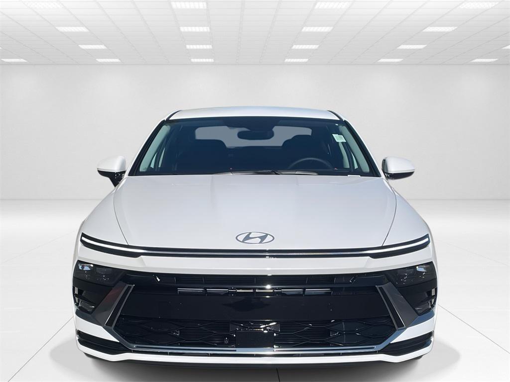 2026 Hyundai Sonata SEL Sport photo 2