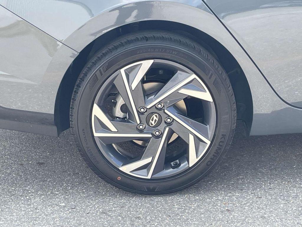 2025 Hyundai Elantra SEL - Photo 9