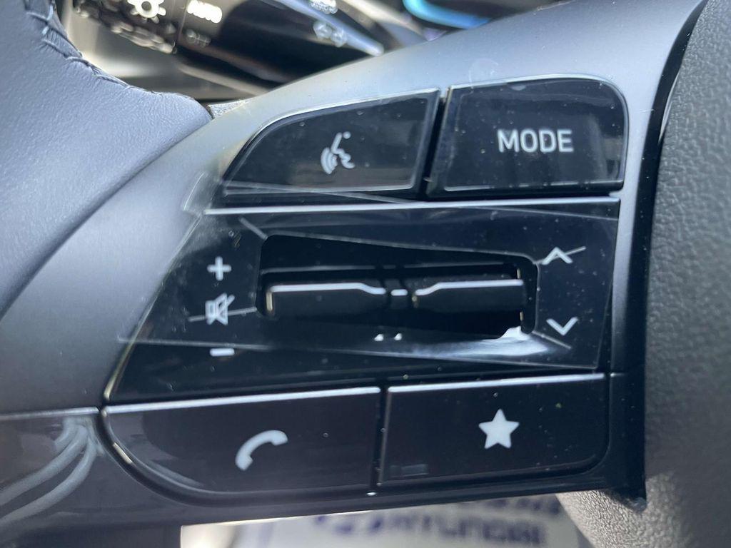 2025 Hyundai Elantra SEL - Photo 19