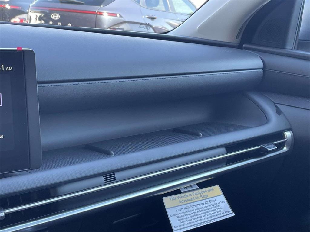 2026 Hyundai Tucson SE photo 3