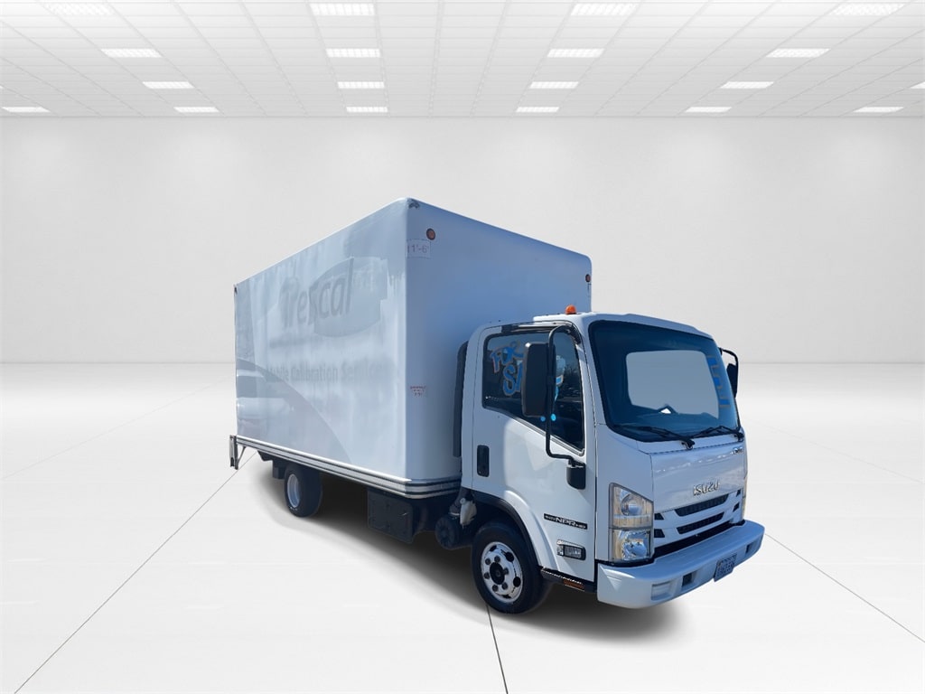 2016 Isuzu NPR HD's photo