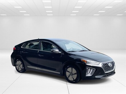 2022 Hyundai IONIQ Hybrid SE Hatchback