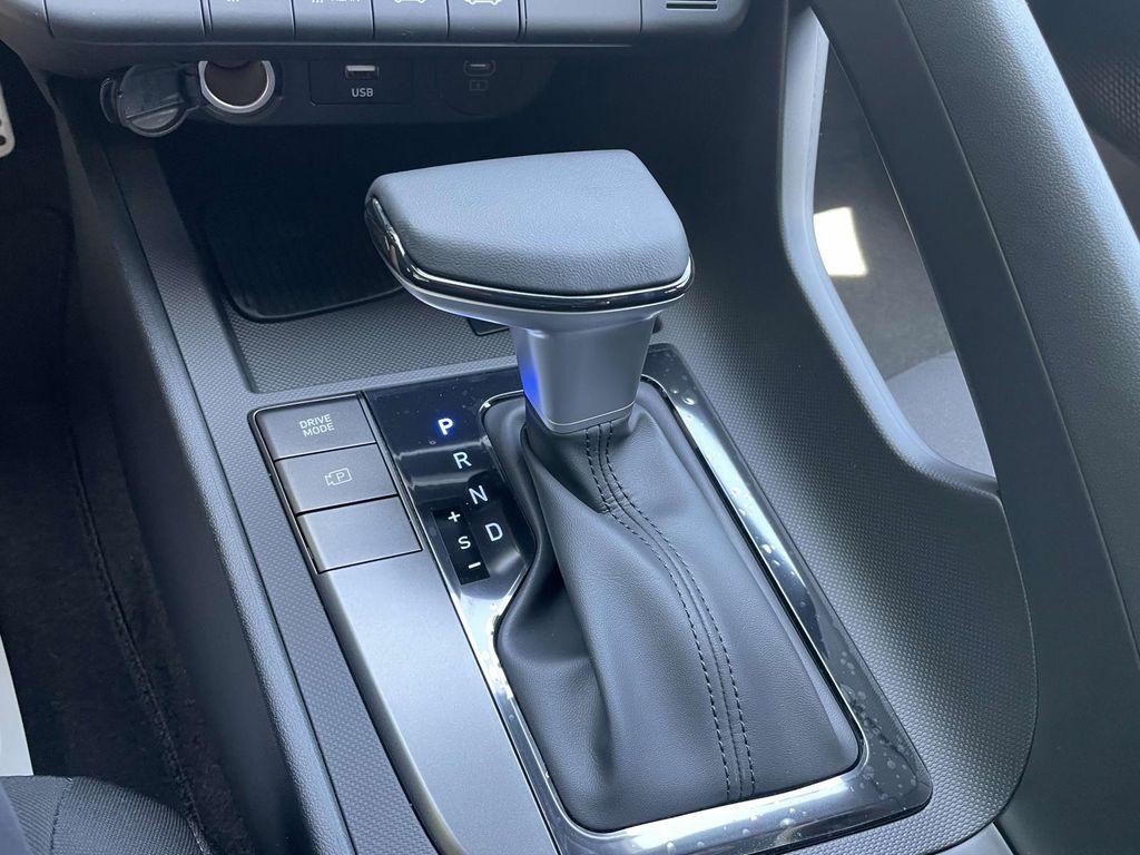 2025 Hyundai Elantra SEL - Photo 30