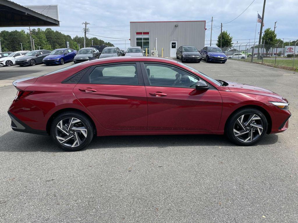 2025 Hyundai Elantra SEL - Photo 8