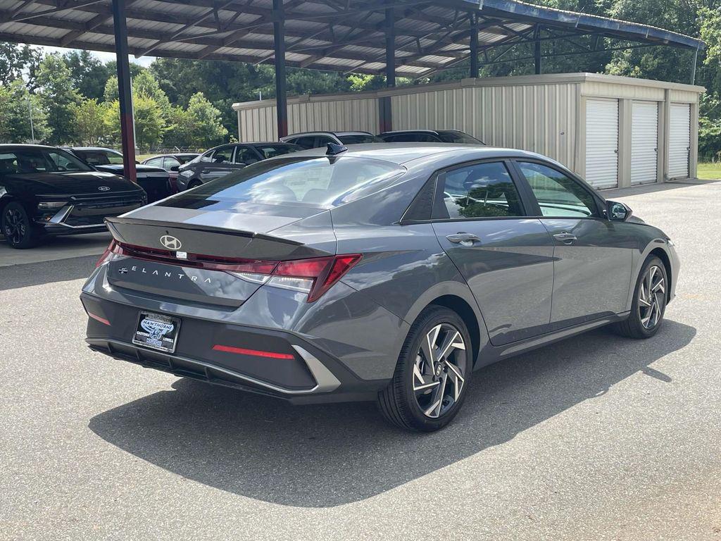 2025 Hyundai Elantra SEL - Photo 7