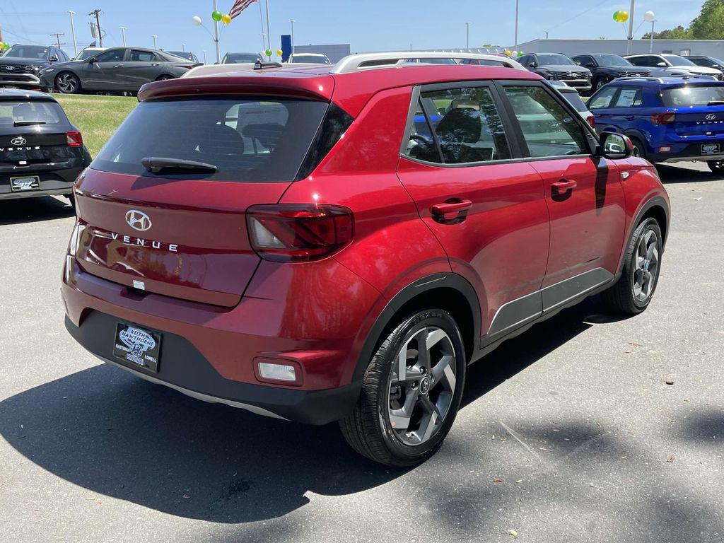 2025 Hyundai Venue SEL - Photo 7