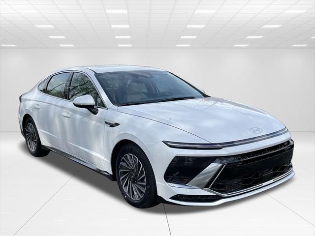 2025 Hyundai Sonata Hybrid Sedan 