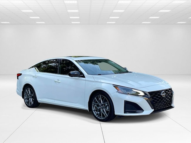 2023 Nissan Altima 2.0 SR Sedan