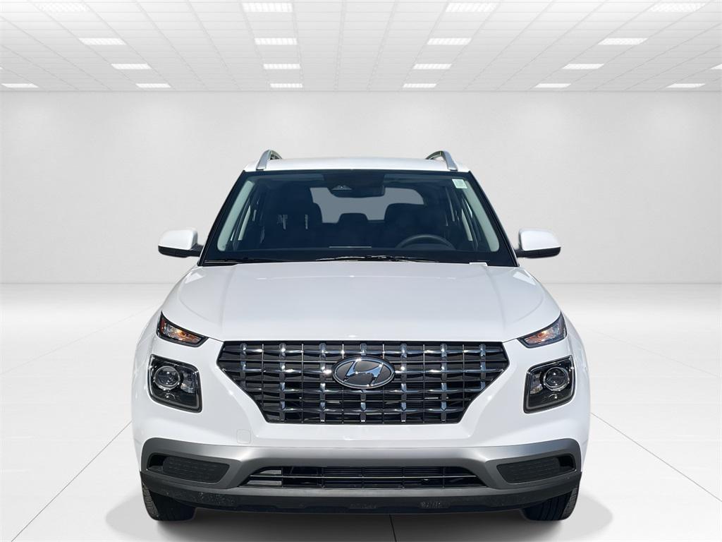 2026 Hyundai Venue SEL photo 2
