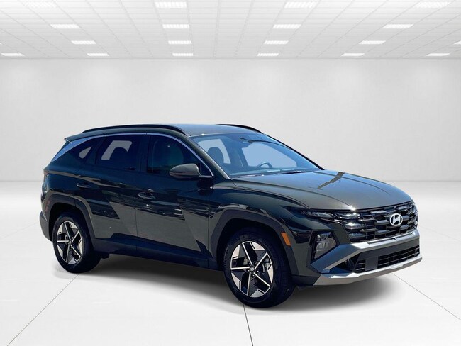 New 2026 Hyundai Tucson SEL FWD SUV near Belmont