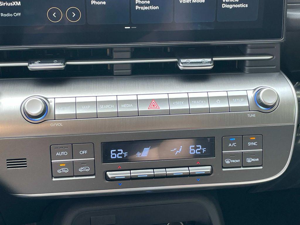 2025 Hyundai Kona SEL - Photo 24