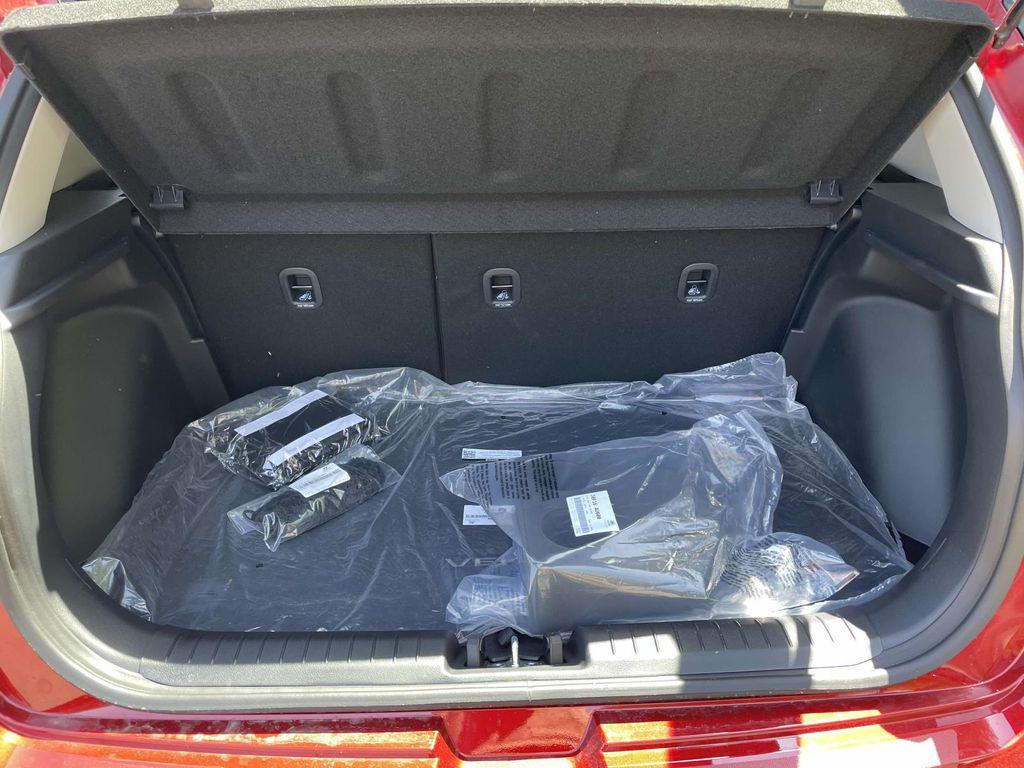 2025 Hyundai Venue SEL - Photo 10